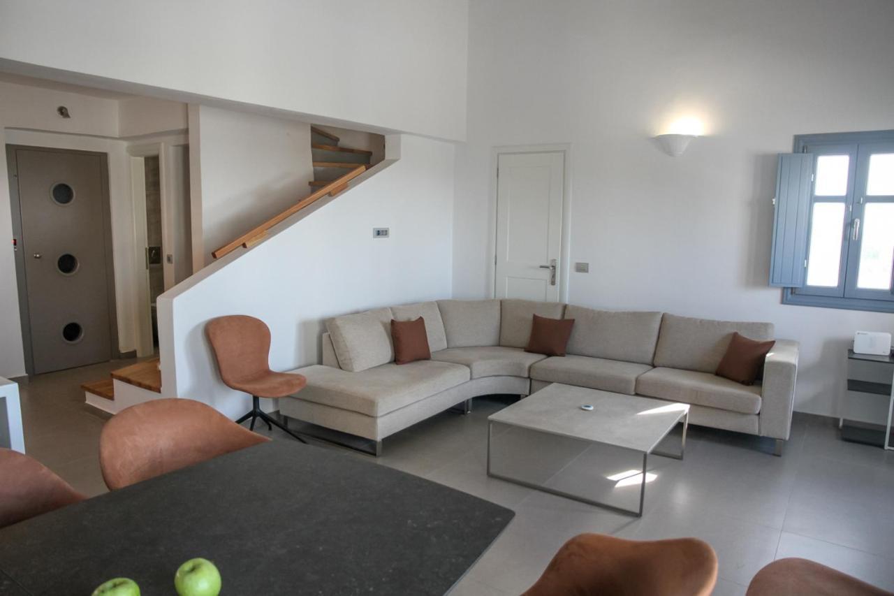Luxe Maroussi Villas 피르고스 외부 사진